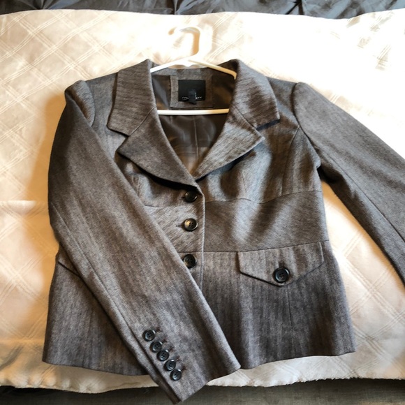 The limited skirt suit - Picture 1 of 4